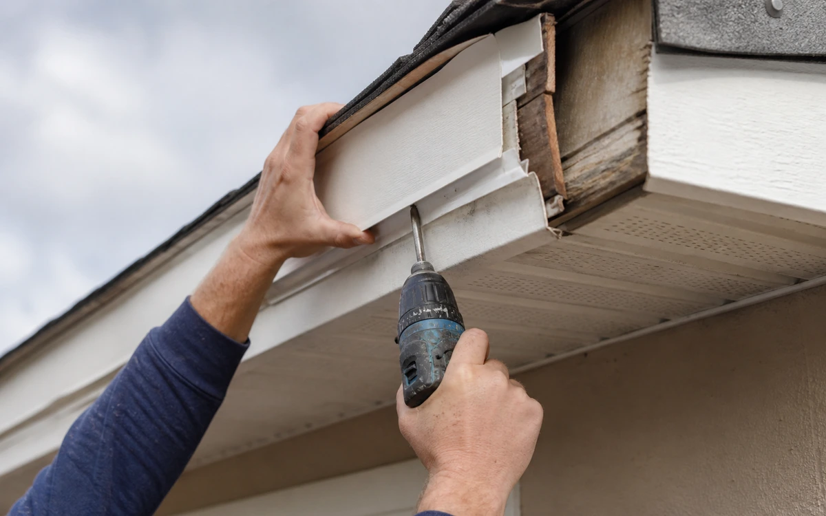Soffit and fascia repair contractor